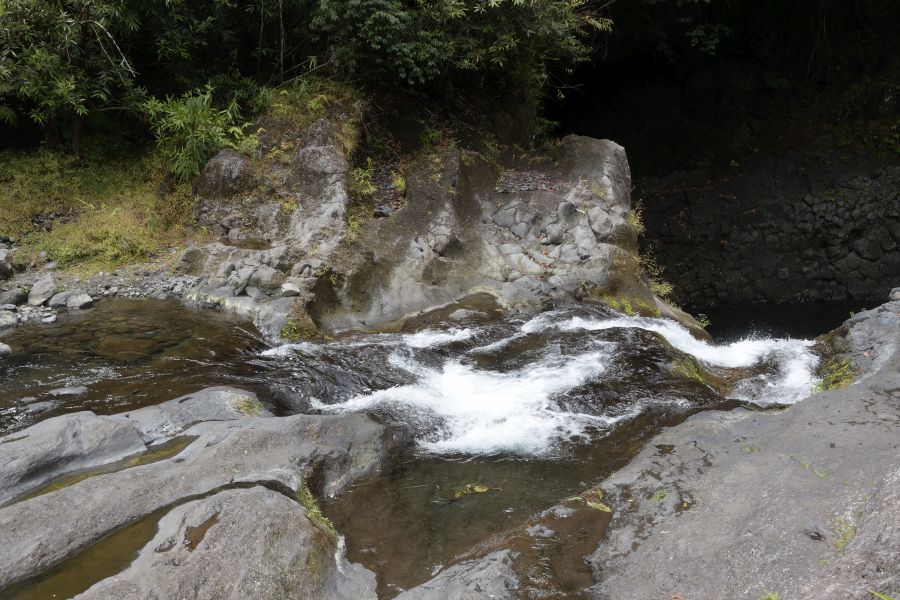 Schöne Stelle unterhalb vom Wasserfall Cascade de Grand Galet