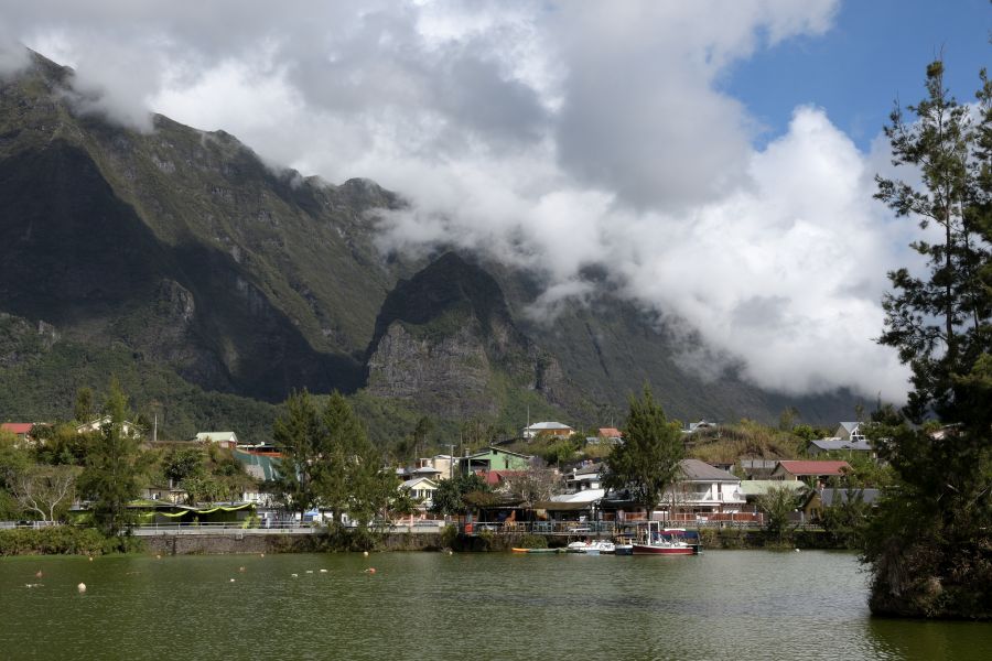 Blick auf den See Mare à Joncs in Cilaos