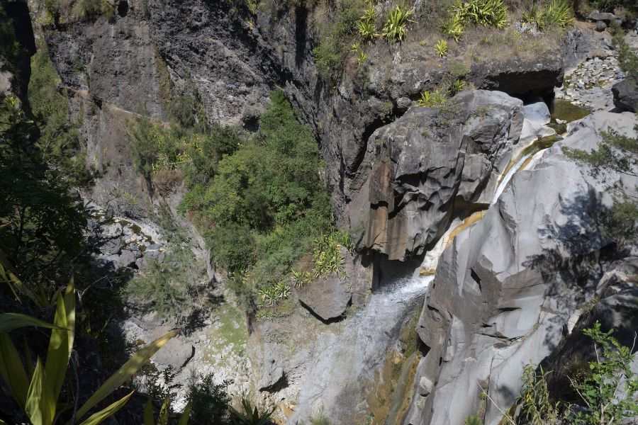 Blick auf den Wasserfall Cascade de Bras Rouge